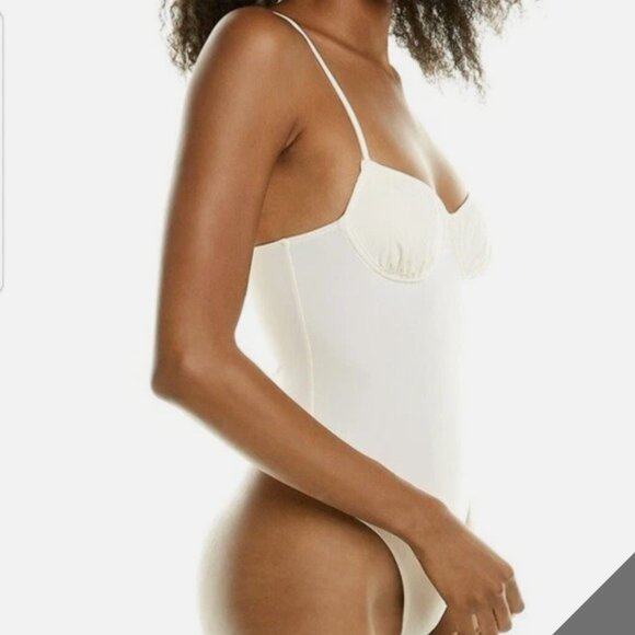 Danielle Berstein by WeWoreWhat cream bodysuit - Size Medium - Picture 2 of 10